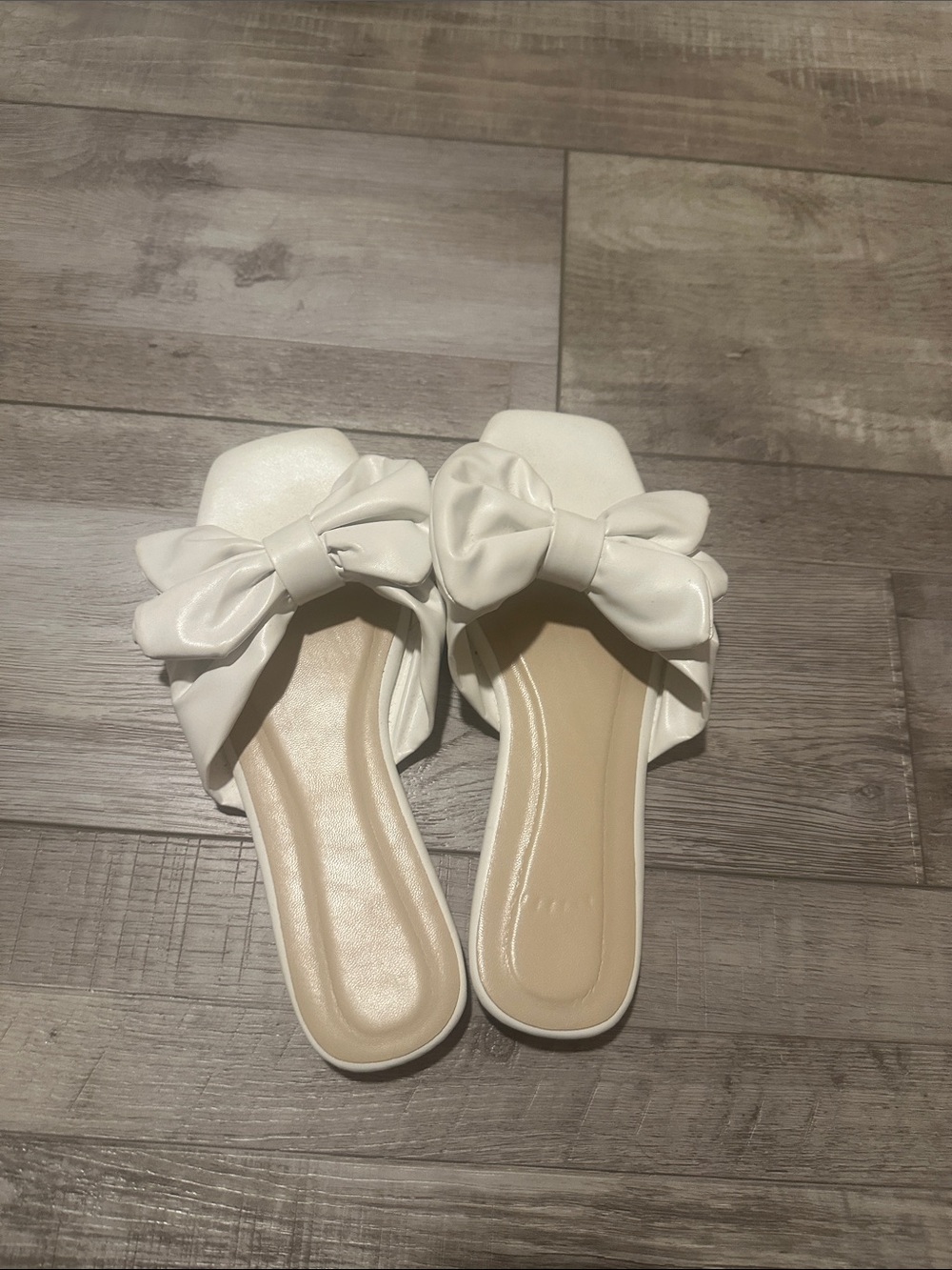Bow-Accent White Slide Sandals for Women - Casual Slip-On